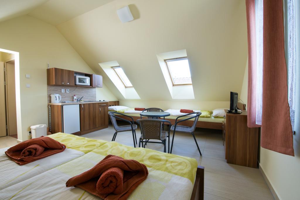 Penzion Admiral Třeboň Chambre photo