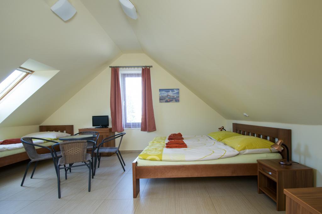Penzion Admiral Třeboň Chambre photo