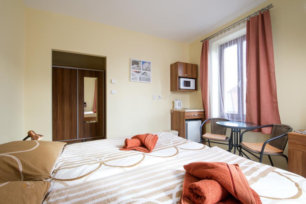Penzion Admiral Třeboň Chambre photo
